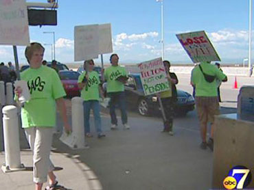chaos picketing in denver