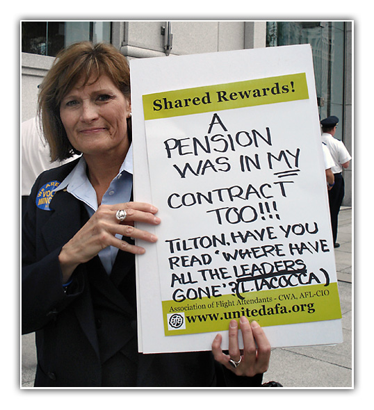 UAL employees picketing in Chicago