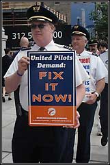 UAL Employees picketing in Chicago