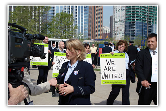 Flight Attendants Picket UAL Shareholder's Meeting