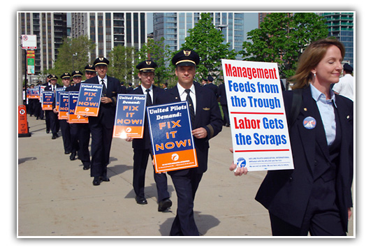 Flight Attendants Picket UAL Shareholder's Meeting