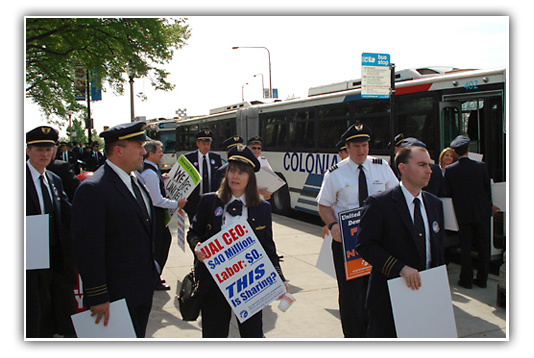 Flight Attendants Picket UAL Shareholder's Meeting