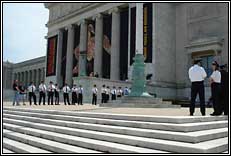 Flight Attendants Picket UAL Shareholder's Meeting