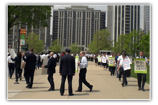 Flight Attendants Picket UAL Shareholder's Meeting