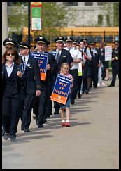 Flight Attendants Picket UAL Shareholder's Meeting