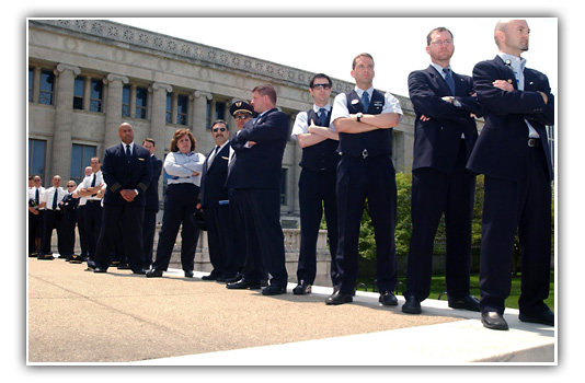 Flight Attendants Picket UAL Shareholder's Meeting